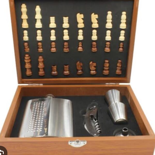 FLASK CHESS SET