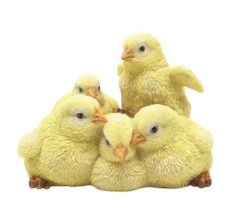 FAMILY OF CHICKS