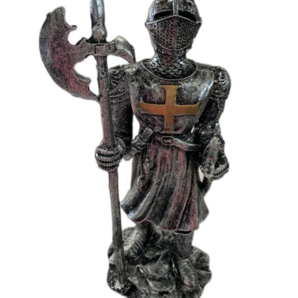 GIF-FIG-011.jpg RESIN KNIGHT